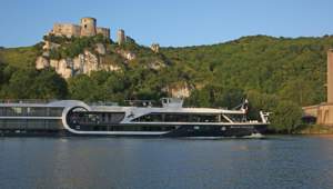Avalon Suite Ship cruising Seine
