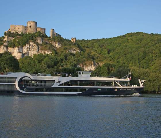 Avalon Suite Ship at Seine