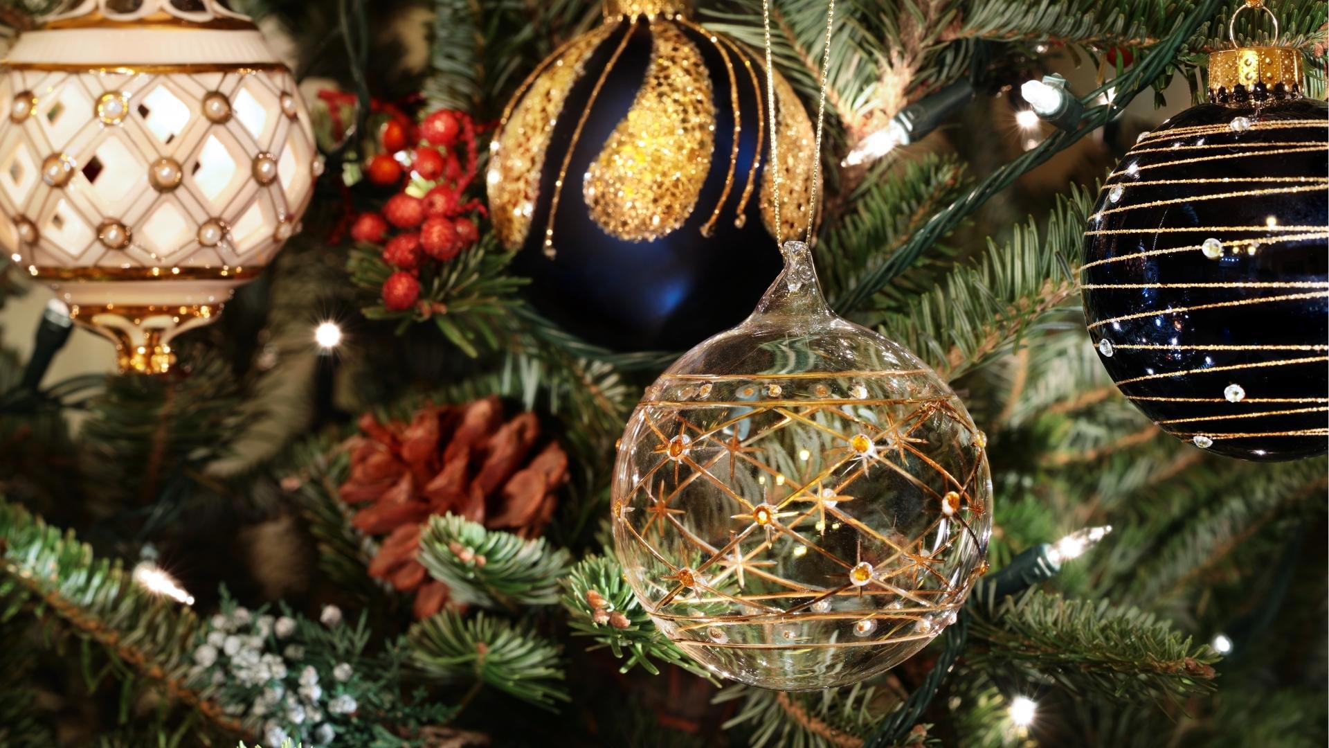 Celebrity Edge Holiday Decor