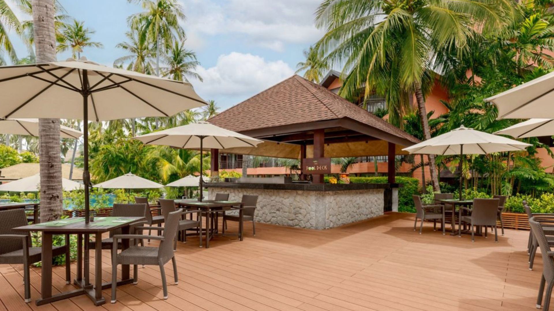 Courtyard by Marriott Phuket - Pool Deck