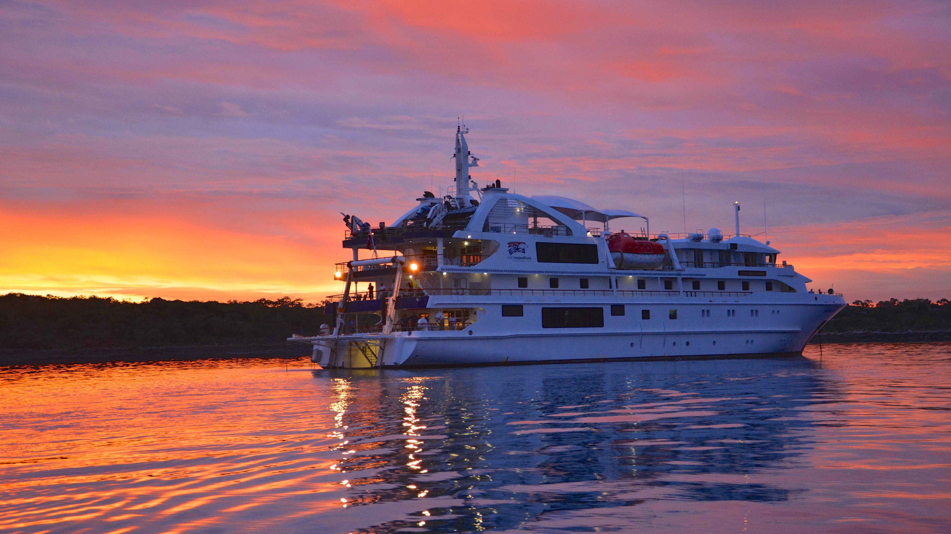 Coral Discoverer Sunset Coral Expeditions