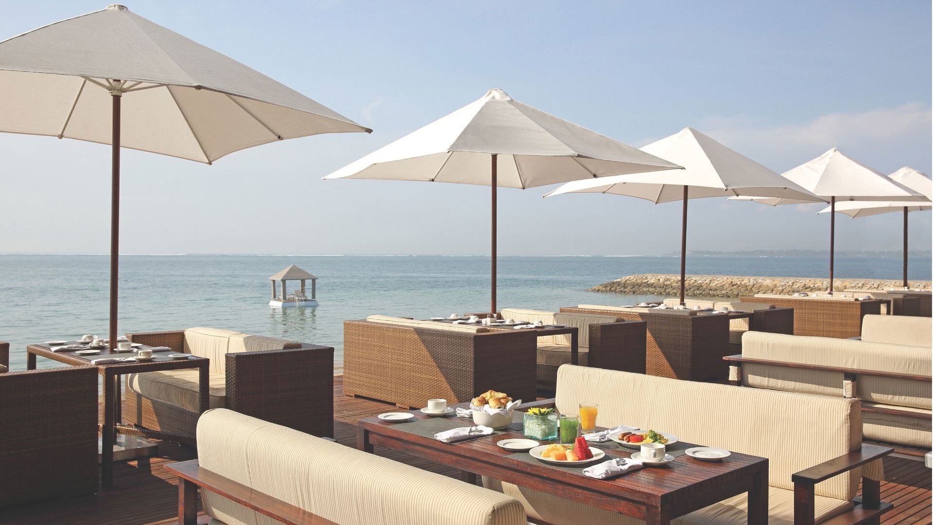 Puri Santrian Loungers