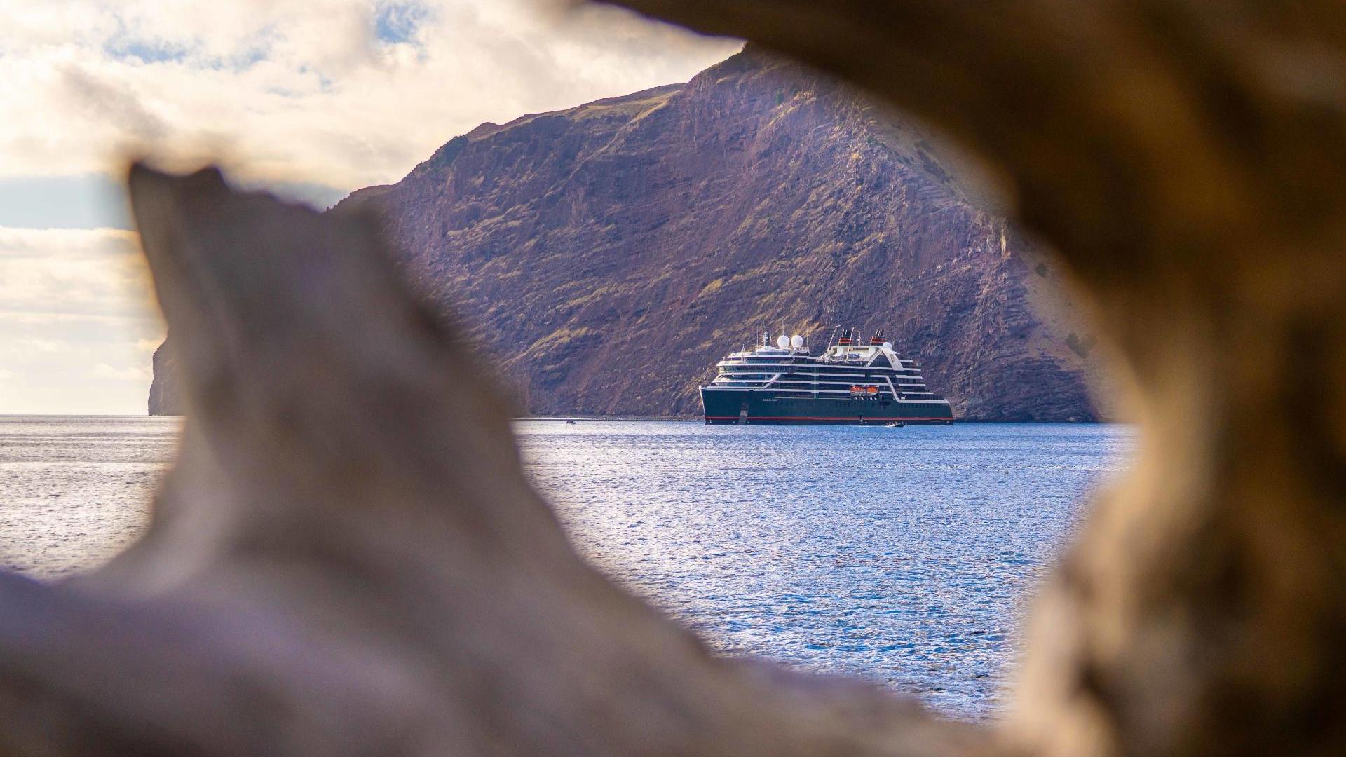 Seabourn in Easter and Pitcairn Island