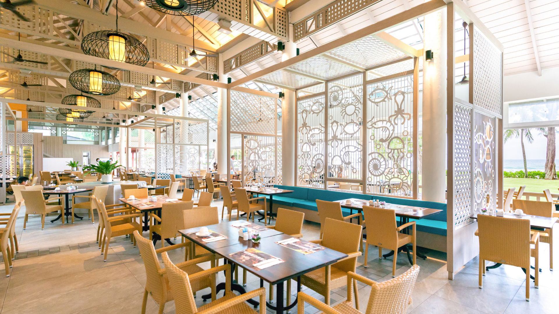 Katathani Beach Resort - Chom Talay Restaurant