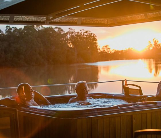 Murray River Trails Houseboat Spa