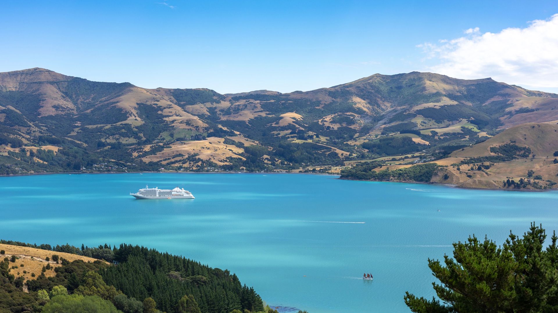 Silver Muse in Akaroa, New Zealand