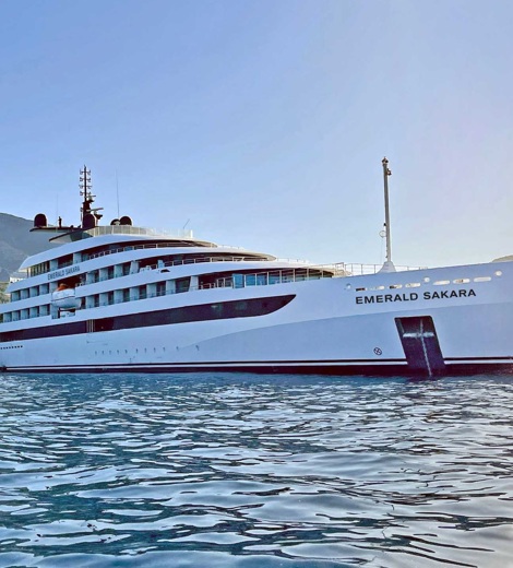 Emerald Sakara