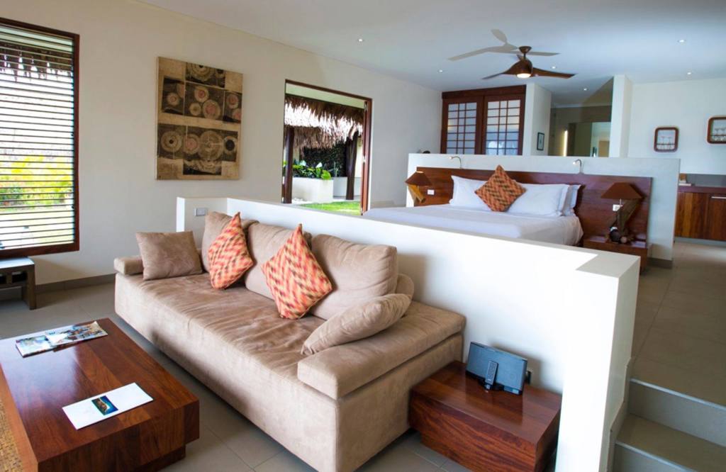 Deluxe Waterfront Villa - The Havannah