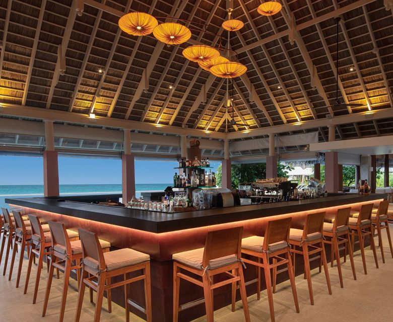 Heritance Aarah - Bandhi Pool Bar