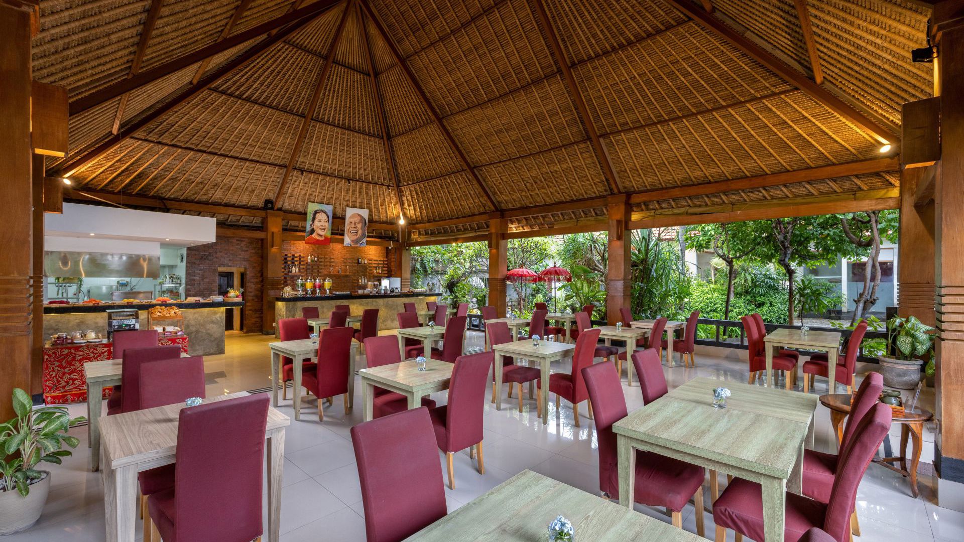 Tonys Villas & Resort Seminyak - Dong Oman Cultural Dining