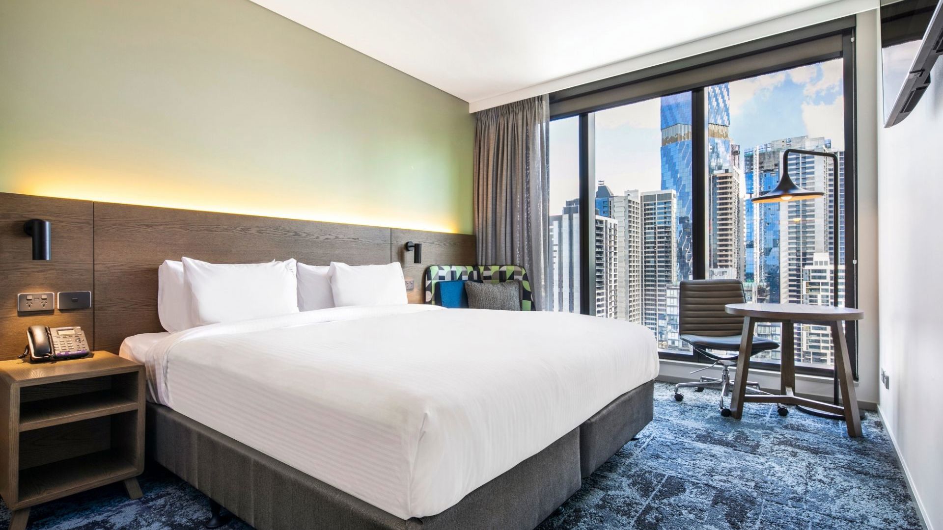 Holiday Inn Express Melbourne Little Collins - Standard King Room 