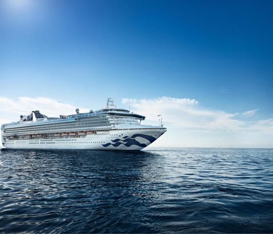 Grand Princess at Sea © Princess Cruises