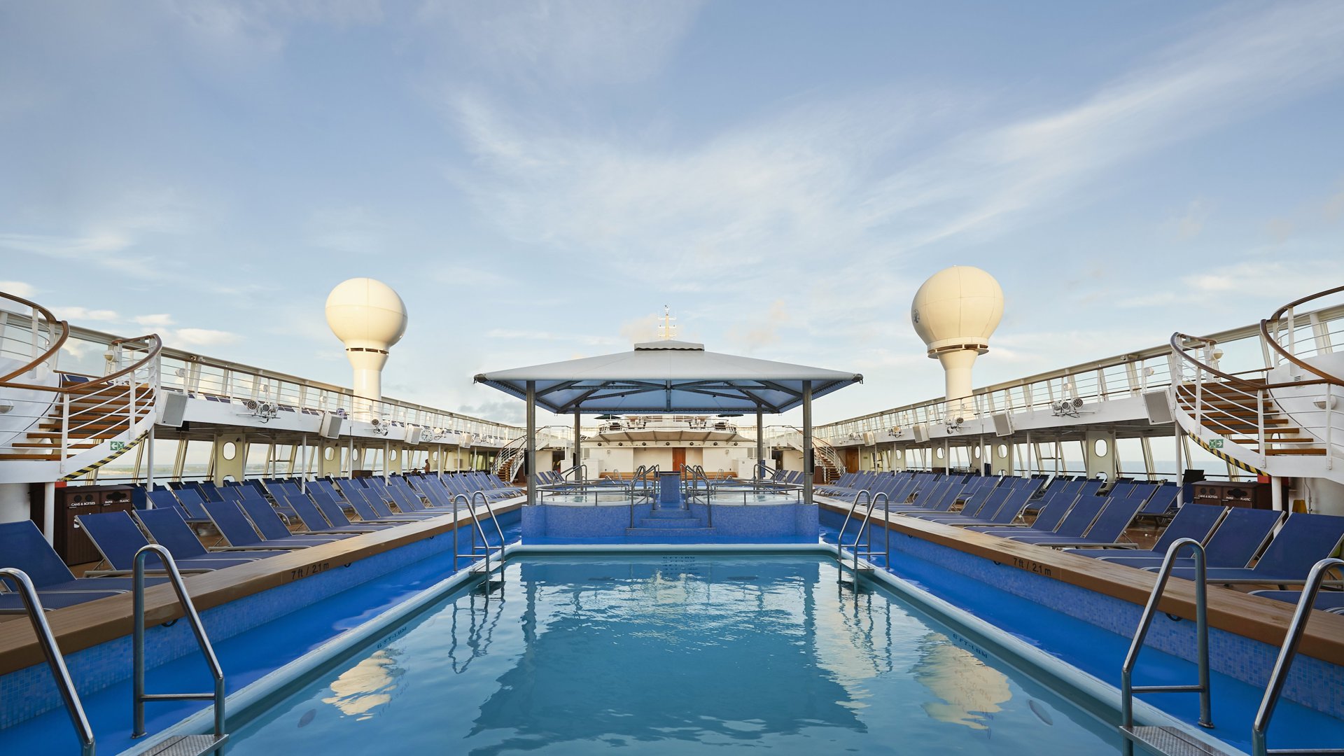 NCL Sun Pool Deck