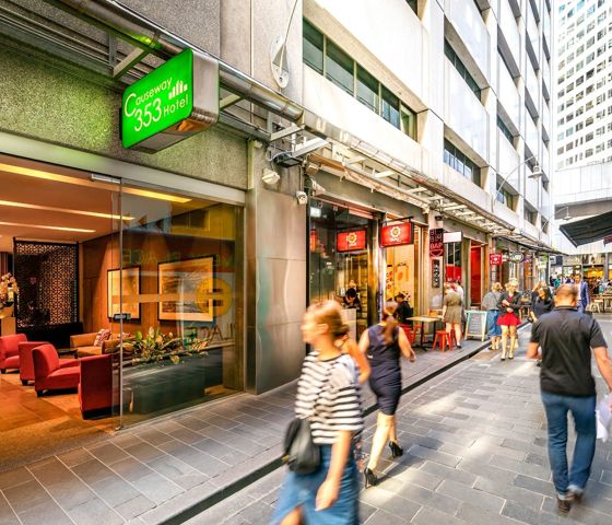 Causeway 353 Hotel Melbourne Entrance