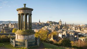 Dugald Stewart Monument Edinburgh © Visitscotland & Kenny Lam