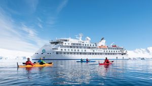 Website Screen Kayaking, GM, Port Lockroy; Al Bakker