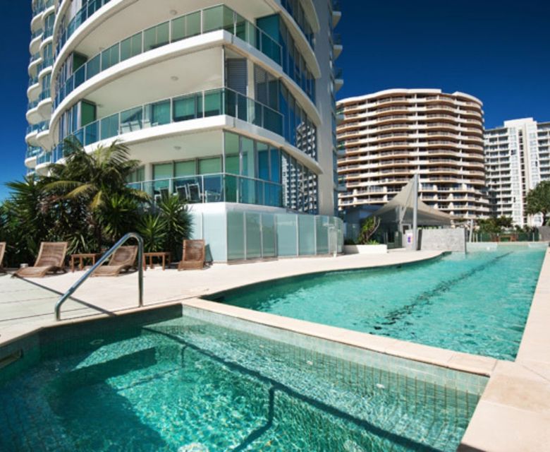 Reflections Coolangatta Beach - pool