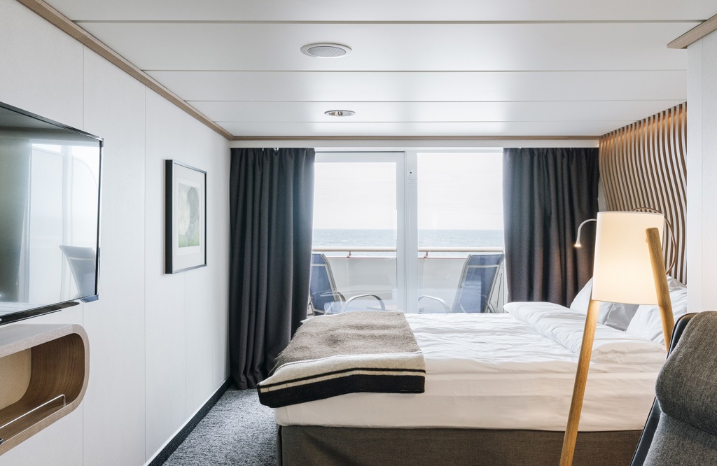 MS Fridtjof Nansen Arctic Superior Bedroom