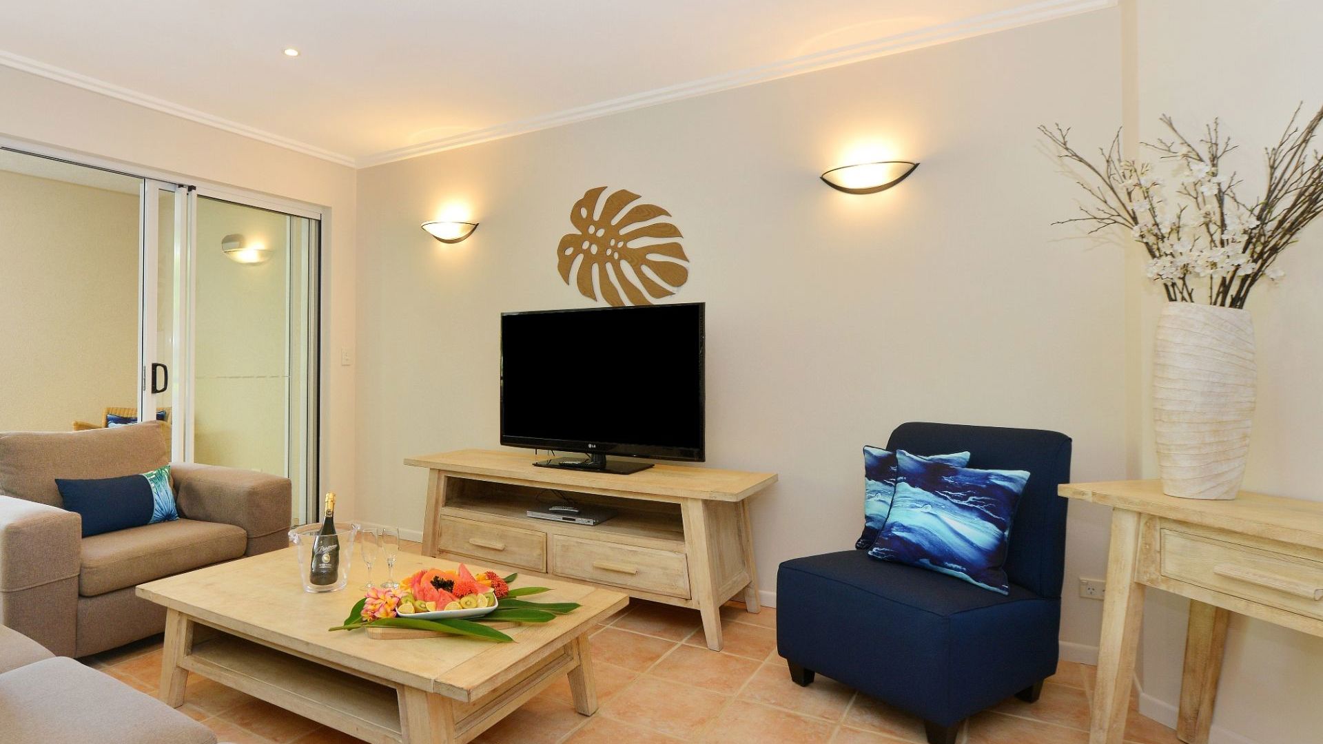 Cayman Villas Port Douglas Living Area 