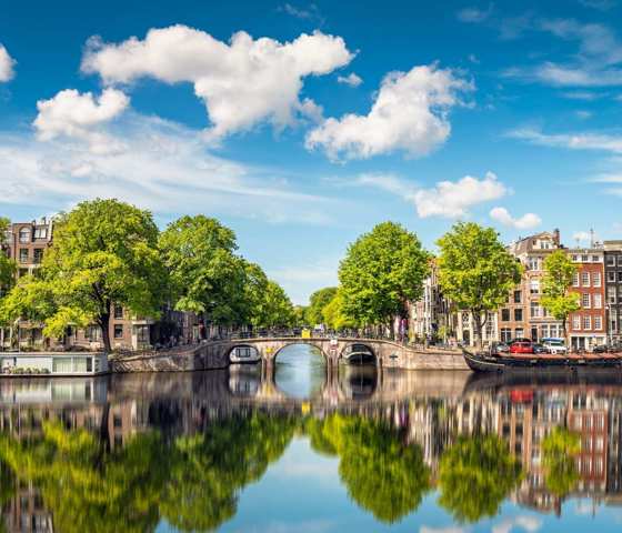  Amsterdam Bridge