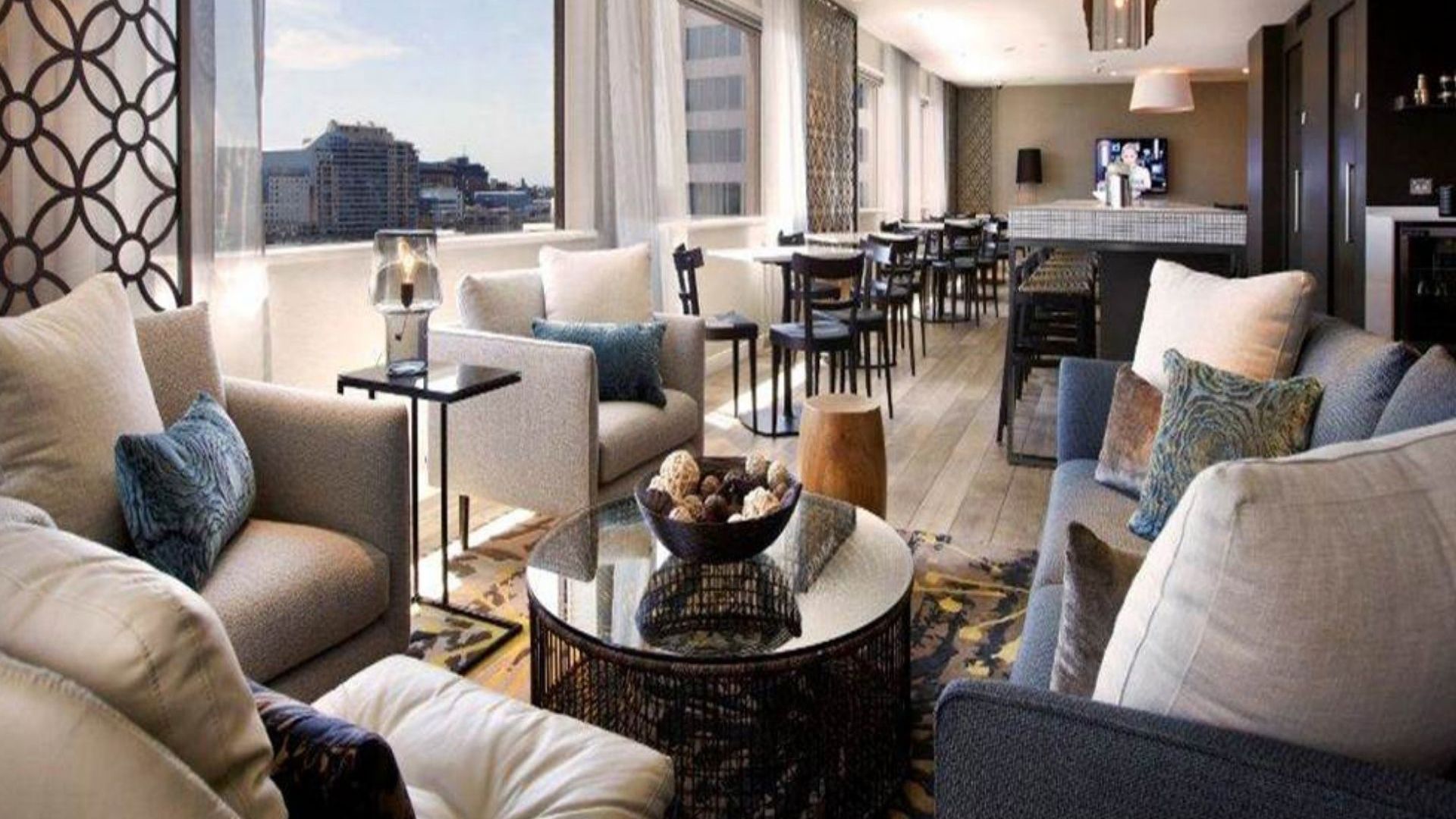 PARKROYAL Daring Harbour Club Lounge