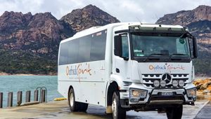 Outback Spirit Coach Tasmania Tour © Journey Beyond