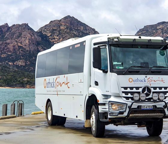 Outback Spirit Coach Tasmania Tour © Journey Beyond