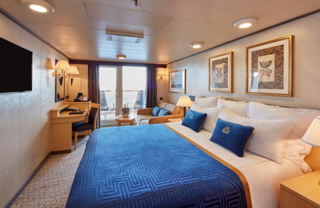 Queen Victoria Club Balcony 