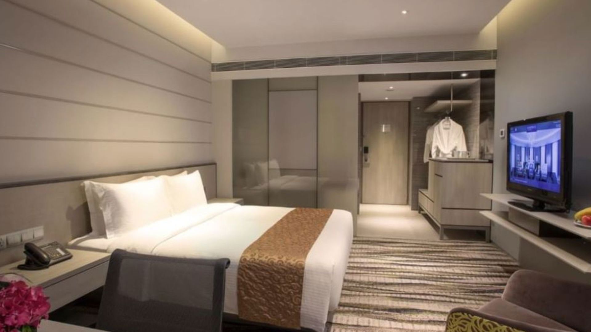 Carlton Hotel Deluxe Room