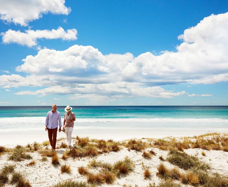 Tasmania Wineglass Bay © Tourism Tasmania and Hugh Stewert