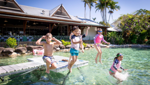 Cairns Colonial Club Resort - kids in pool