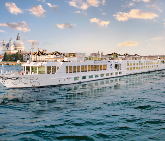 Uniworld S.S. La Venezia