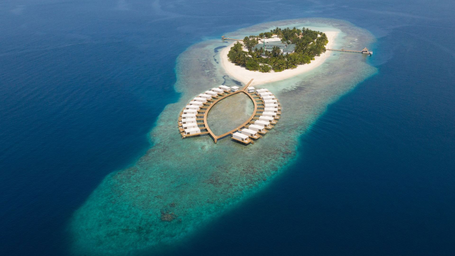 Sandies Bathala island full view 