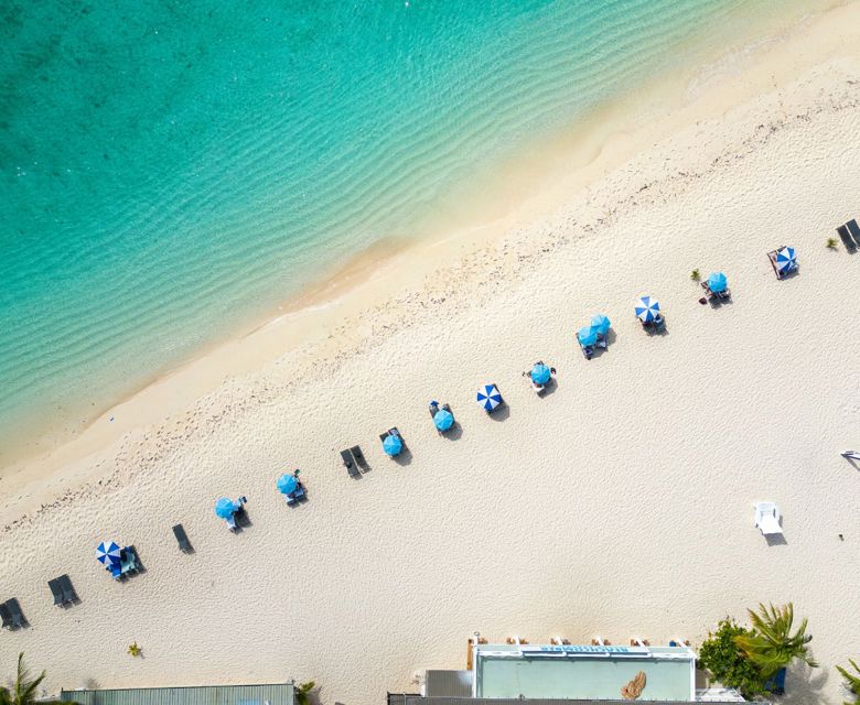 Beachcomber Island Resort - aerial view