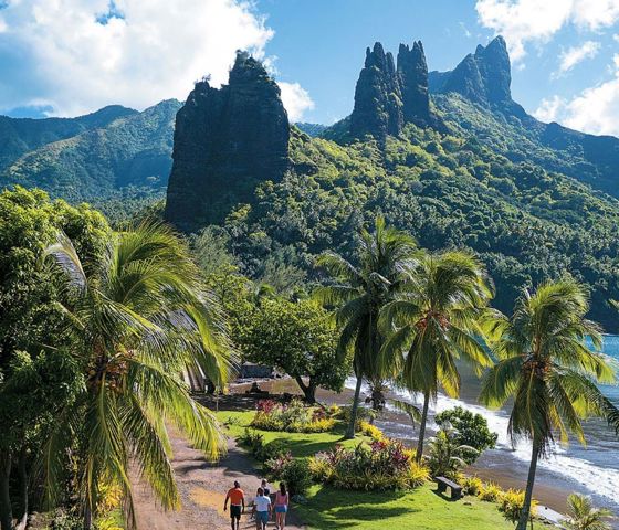 Paul Gaugin Admire The Jagged Volcanic Peaks And Palm Fringed Shores Of The Exotic Marquesas