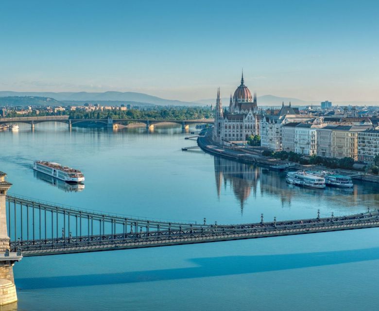Longship Modi Cityscape Chain Bridge Budapest