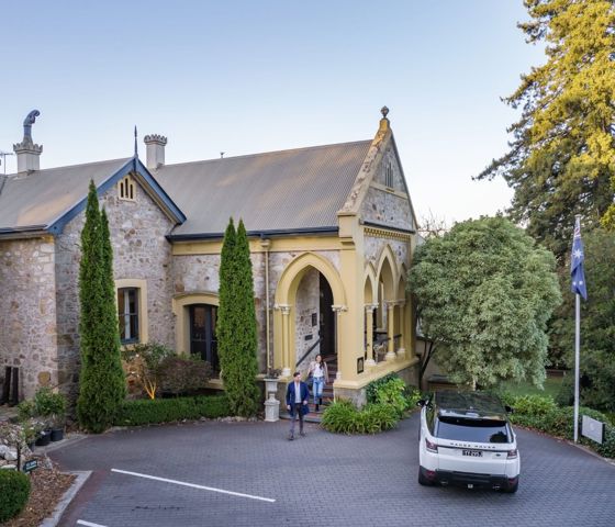 1069958 167 Mount Lofty House