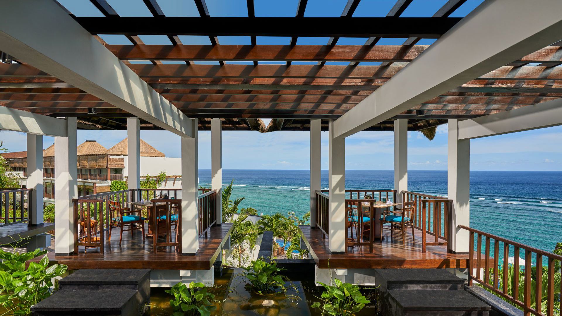 Samabe Bali Suites & Villas - Crystal Blue Ocean Grill