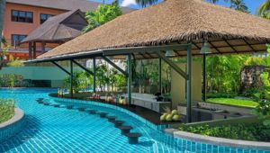Courtyard by Marriott Phuket - Swim up pool bar