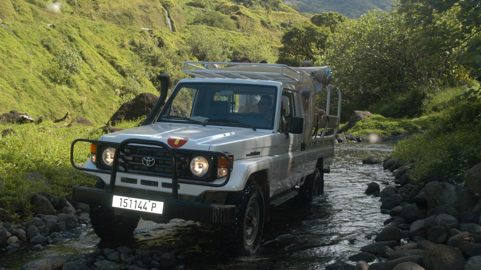 4WD island excision in Tahiti
