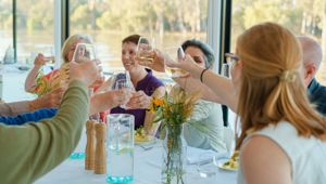 Houseboat Dining CR Murray River Trails