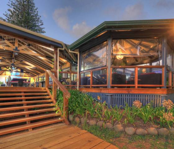 Paradise Dining Deck 