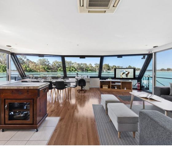 Murray River Trails Houseboat Lounge Dining