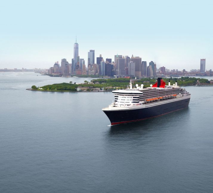 Queen Mary 2 in NYC