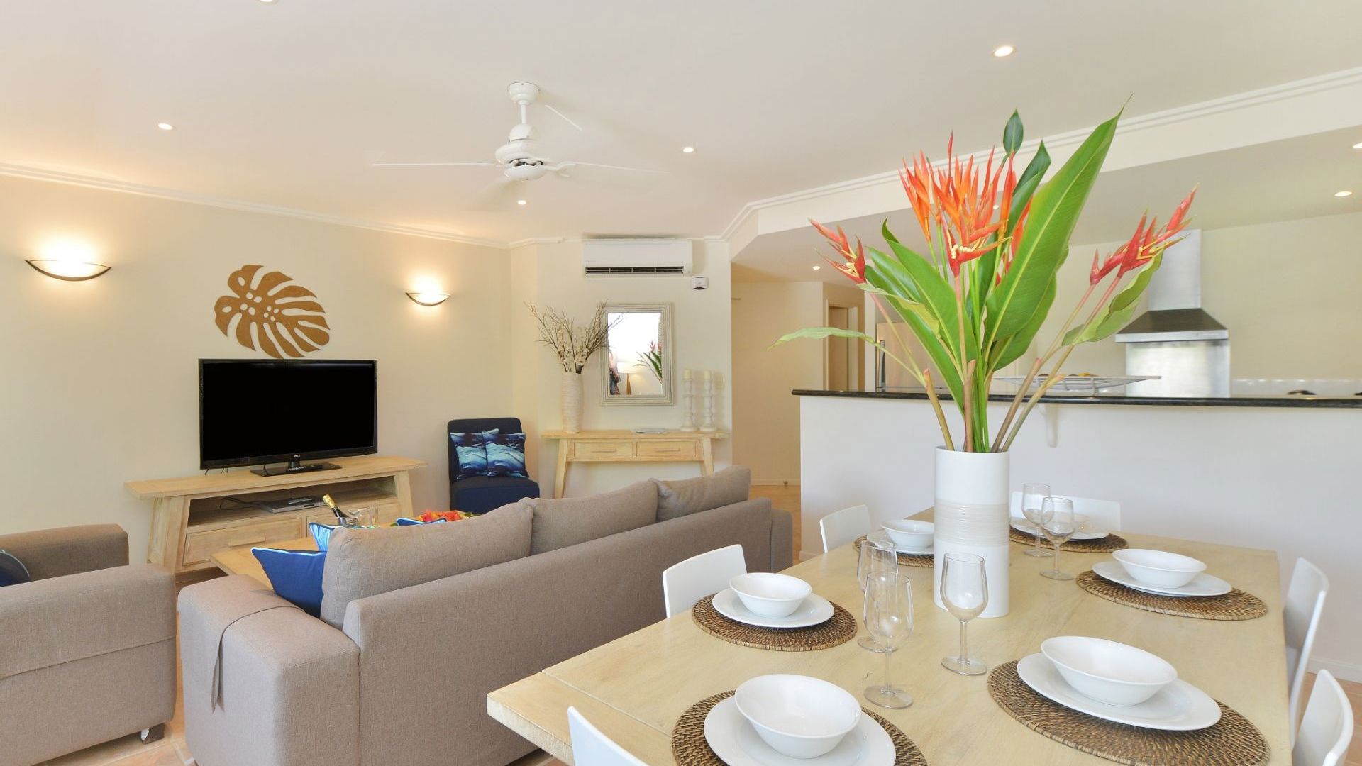 Cayman Villas Port Douglas Dining Area 