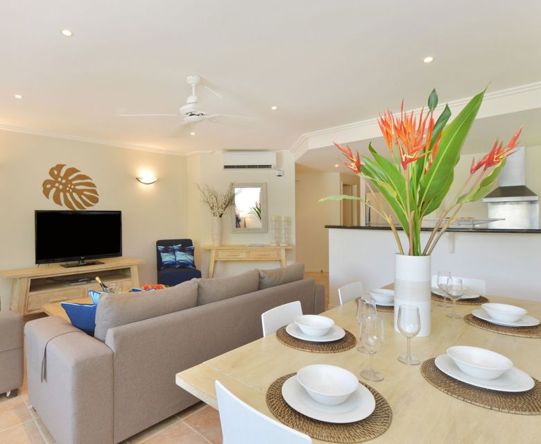 Cayman Villas Port Douglas Dining Area 
