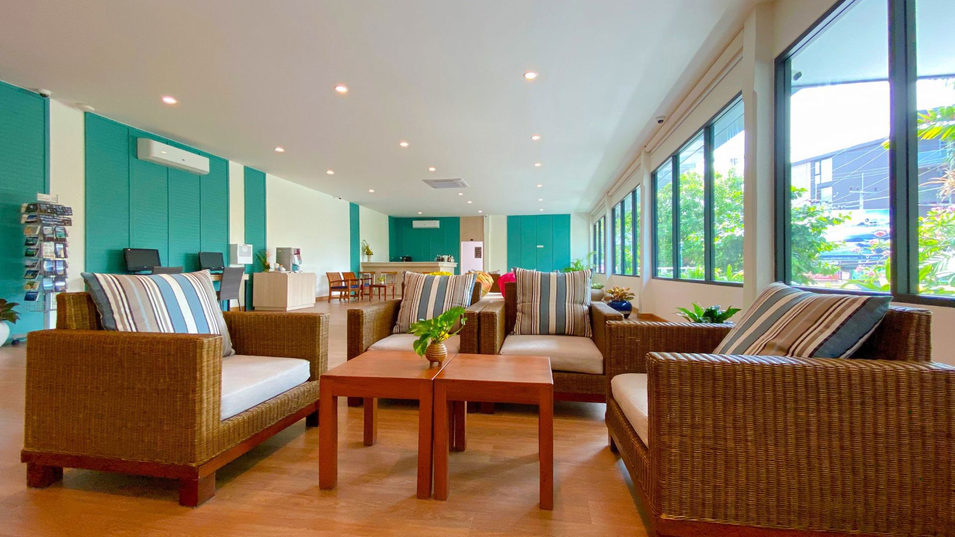 Best Western Phuket Ocean Resort - Lobby Reception Area