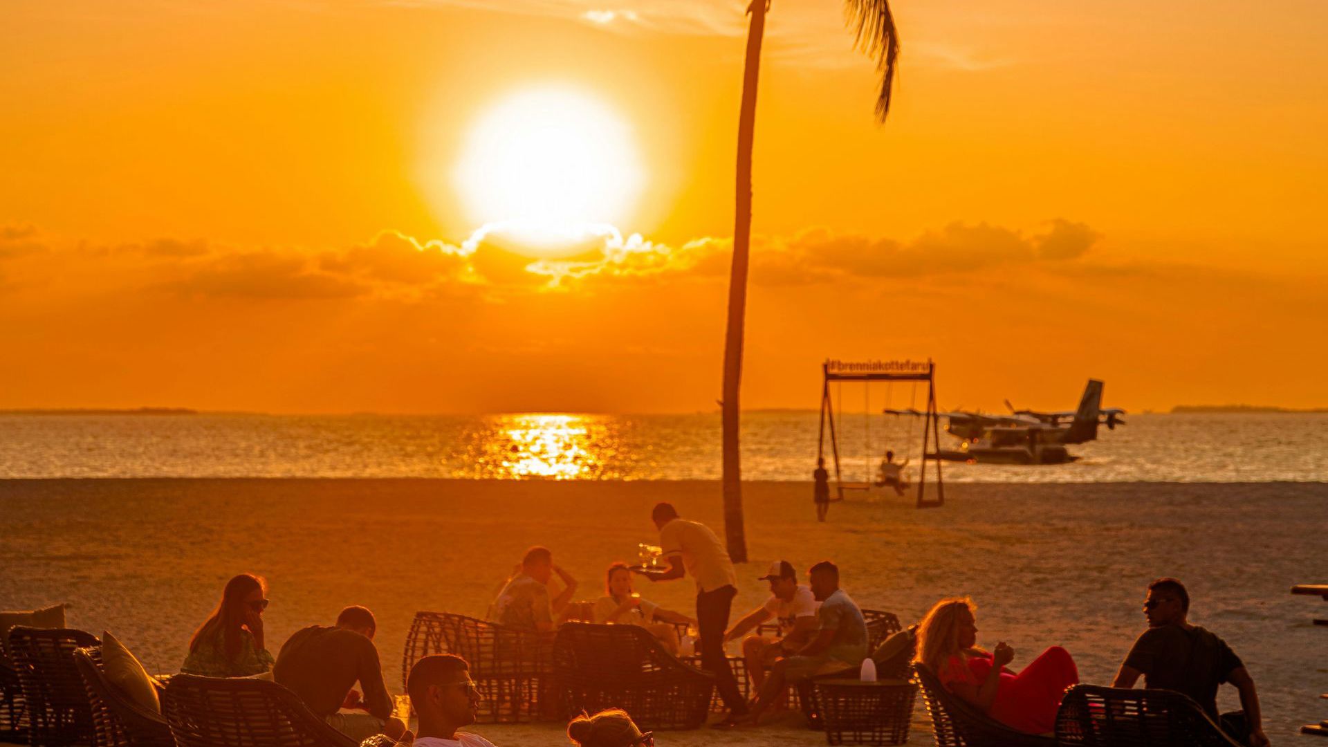 Sunset in the Maldives - Unsplash/Rayyu Maldives