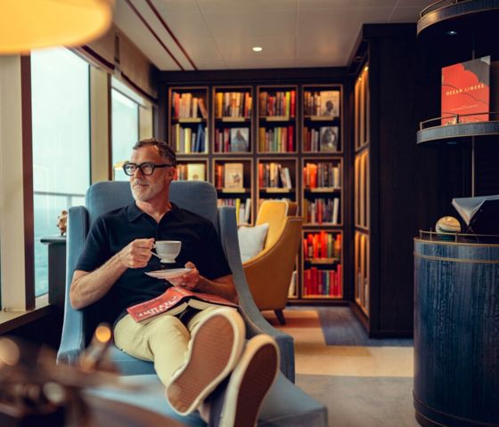 Cunard Queen Anne Library