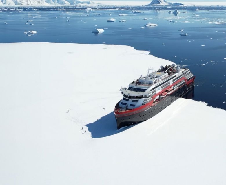MS Fridtjofnansen in Antarctica